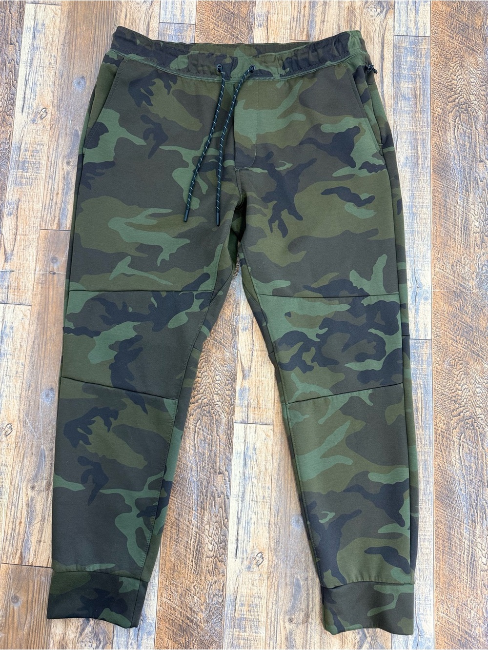 American Eagle Men's Woodland Camo Jogger Pants, Waist Drawstring, Size Large